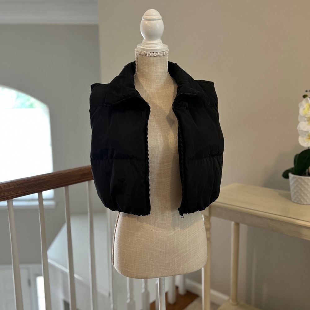 Women's Black Puffer Vest